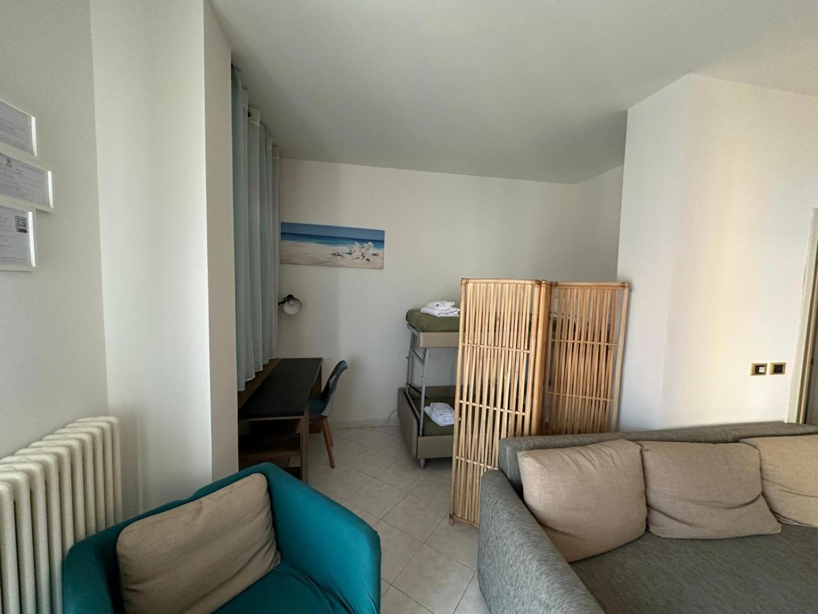 Beach House Holiday Apartments Rimini Exterior foto