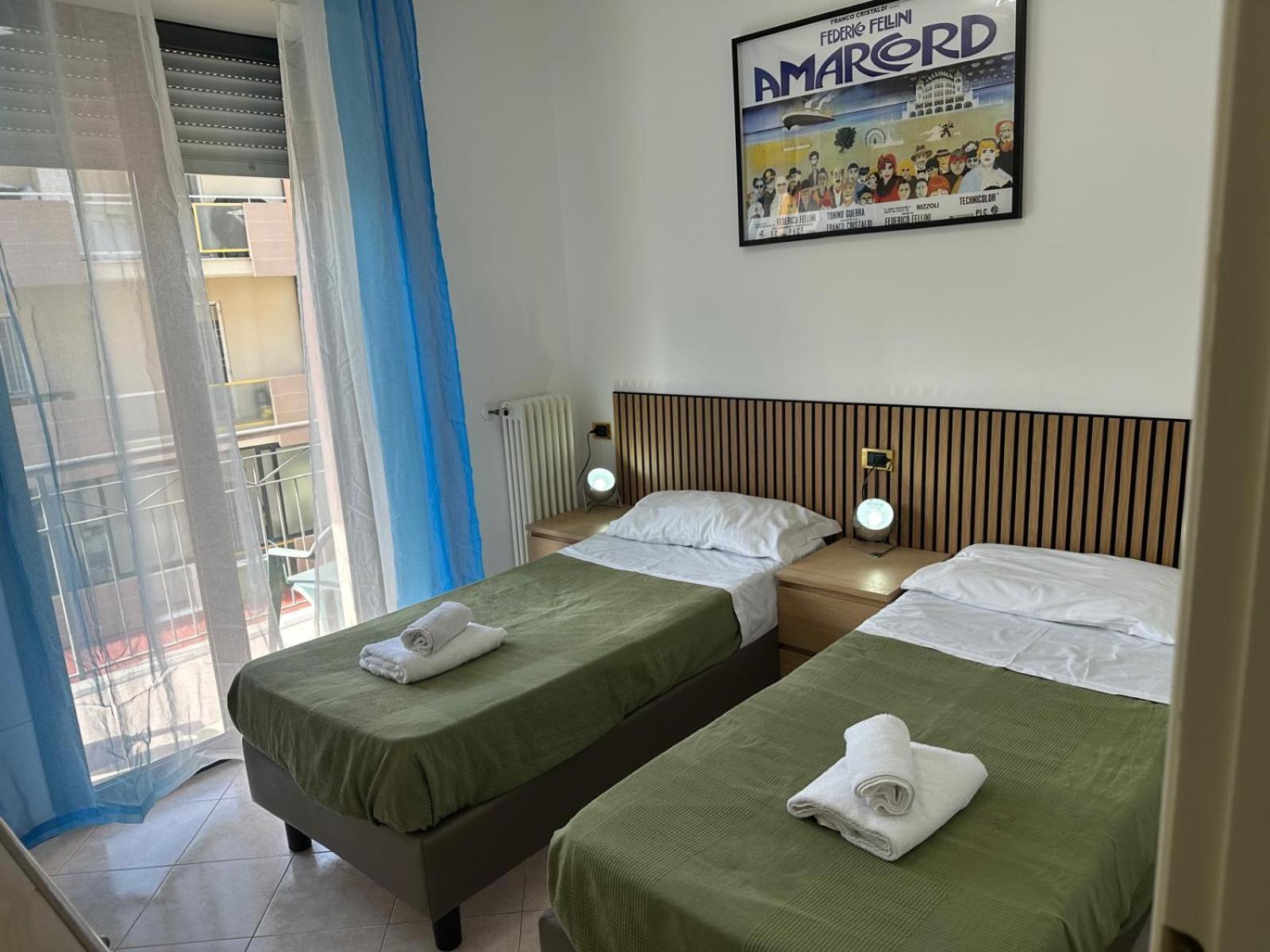 Beach House Holiday Apartments Rimini Exterior foto